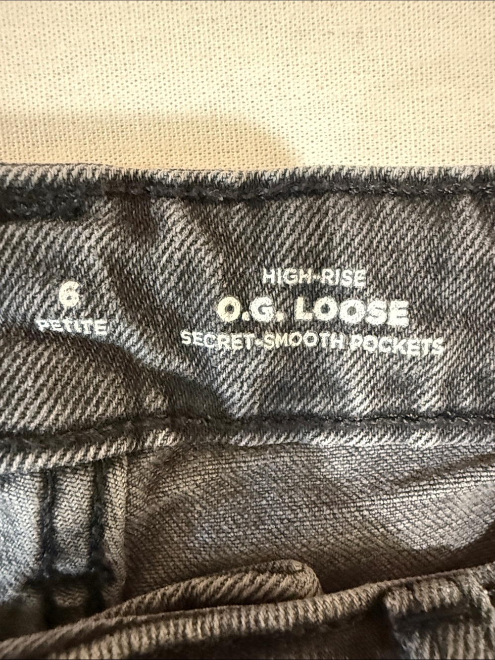 Old Navy Petite High-Waisted OG Loose Jeans - Picture 8 of 16